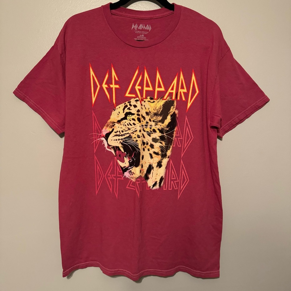NWOT Def Leppard Graphic Tee